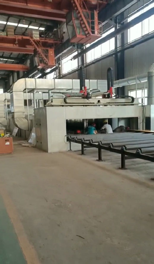 鋼板預(yù)處理線、噴漆、烘干安裝現(xiàn)場圖